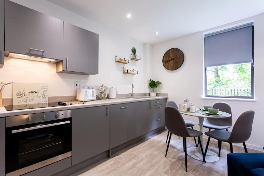 Polly'S Place Apartment Taunton & Free Off Road Parking & Wifi Exterior foto